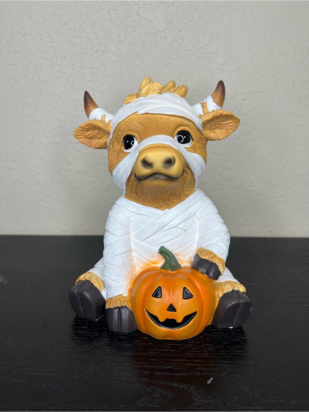 NEW Halloween 8” Sitting Highland Cow Mummy Decor